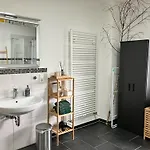 Augenblicke In - Modernes Mit Garten