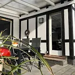 Augenblicke In - Modernes Mit Garten