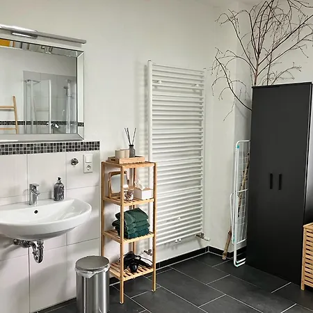 Augenblicke In - Modernes Mit Garten