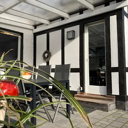 Augenblicke In - Modernes Mit Garten