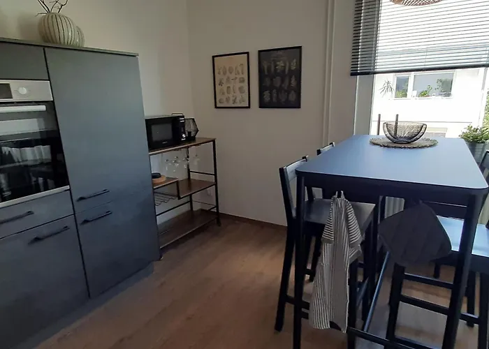 Augenblicke In - Modernes Mit Garten